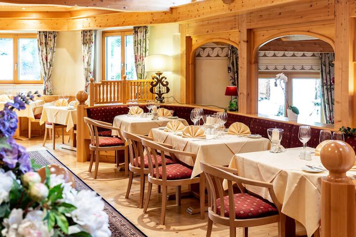 Dining 84 of 123