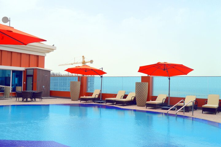 Pool 52 of 82