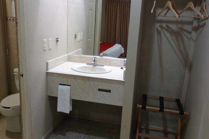 Room 19 of 38