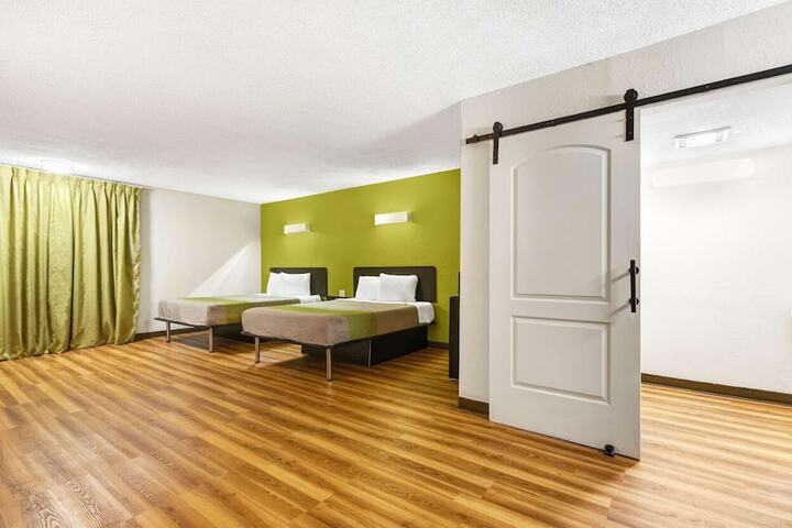 2 Queen Beds (4 of 7)