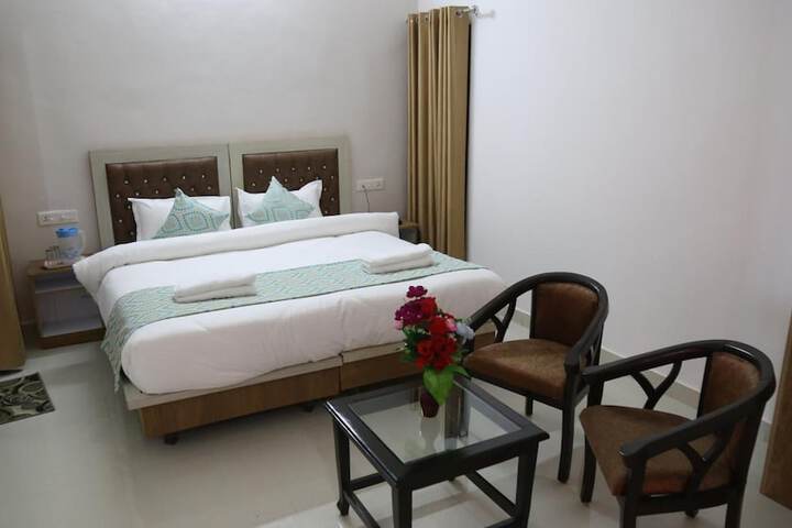 Room 16 of 32
