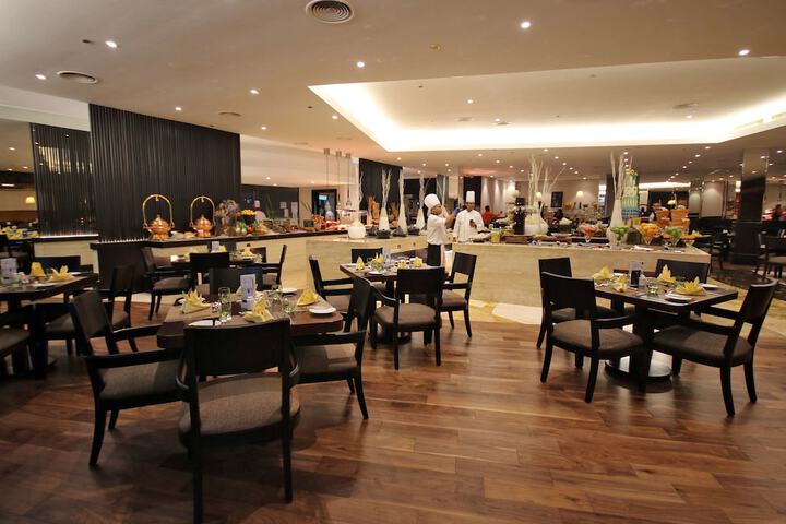 Dining 74 of 152