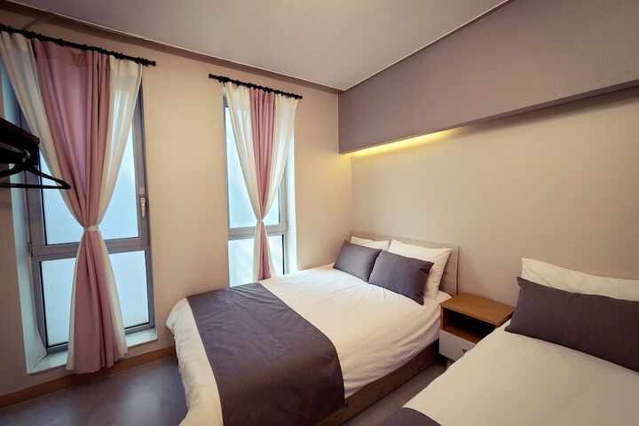 Room 53 of 84