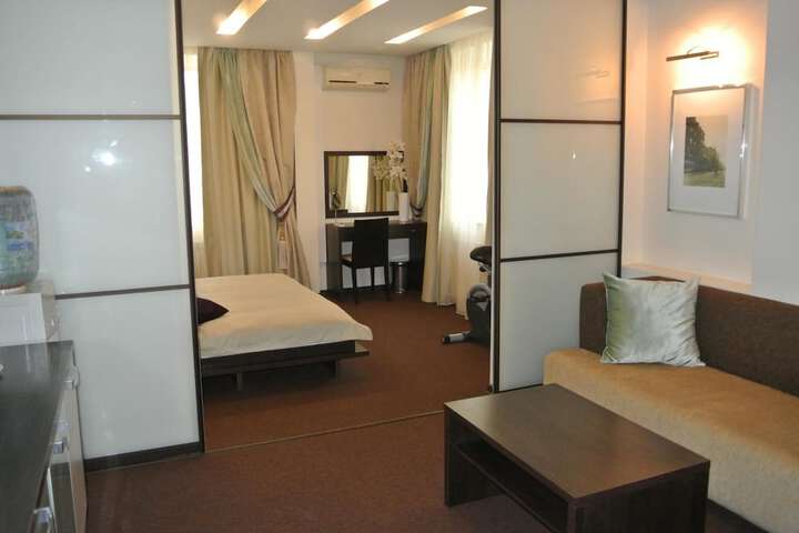 Room 16 of 37