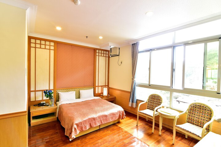 Room 26 of 122
