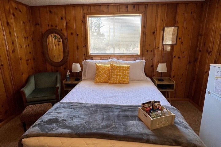 Room 11 of 236