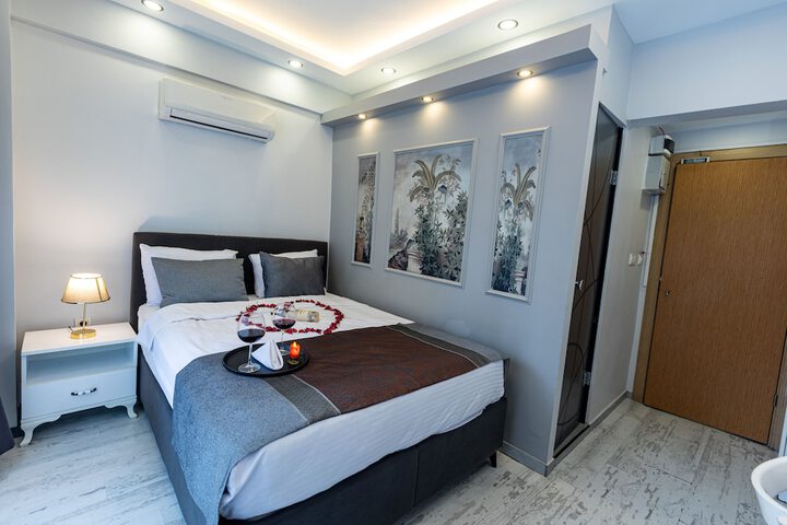Room 12 of 66