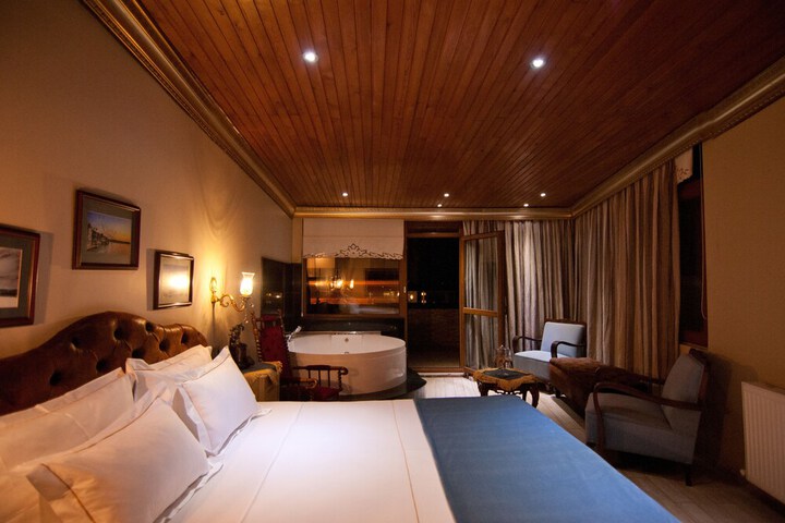 Room 14 of 49