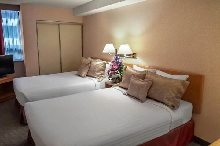 Room 4 of 28