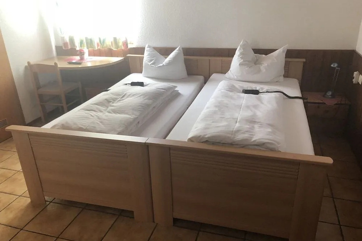 Room 3 of 31