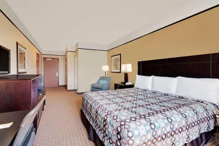 Room 9 of 13