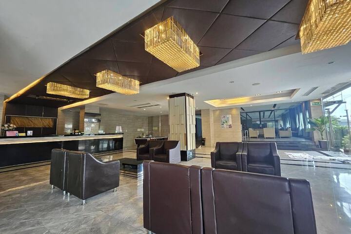 Hotel Interior 4 of 31