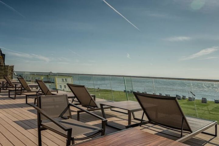 Sundeck 49 of 59