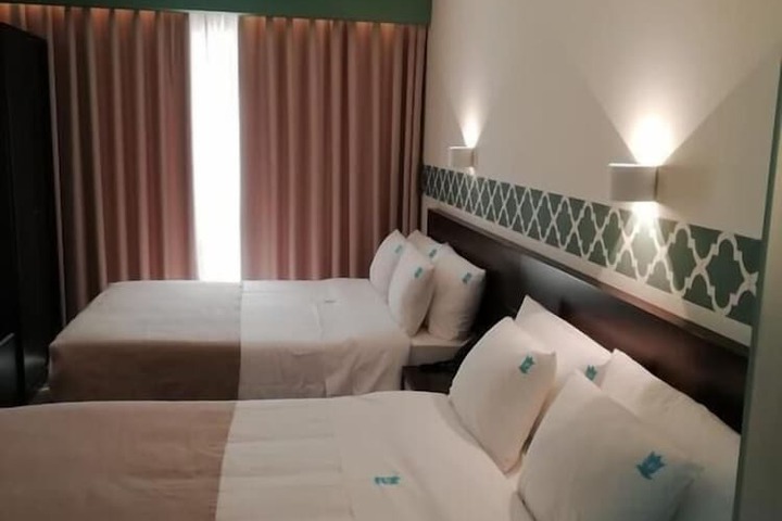 Room 13 of 38