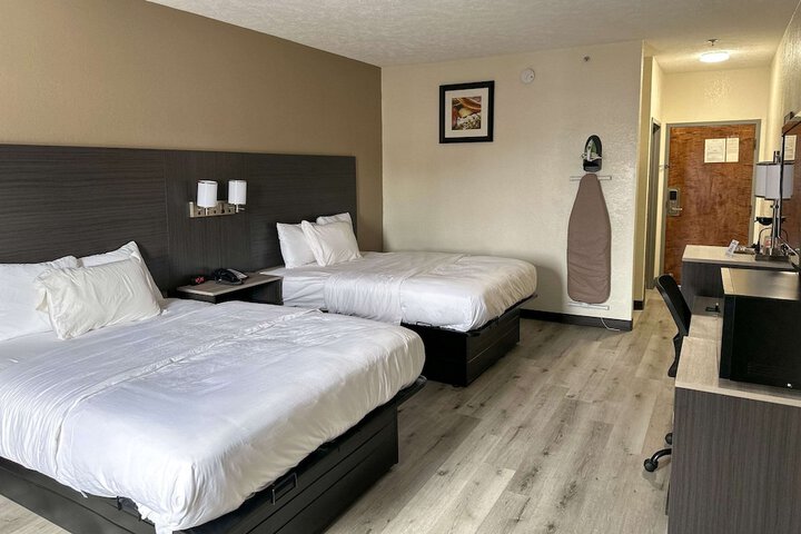 Room 6 of 10