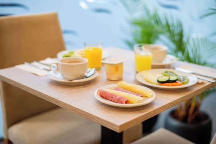Breakfast/Coffee Service 143 of 169