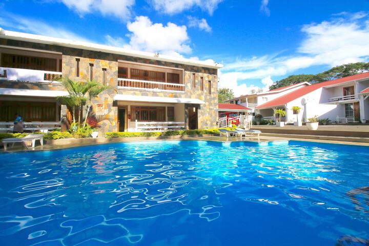 Pools & Facilities