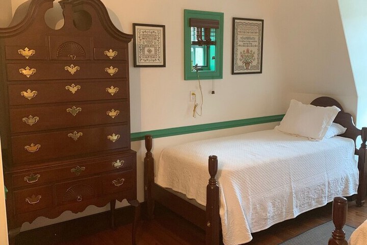 Room 12 of 30