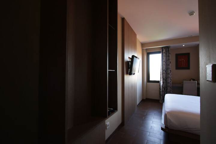 Room 7 of 35