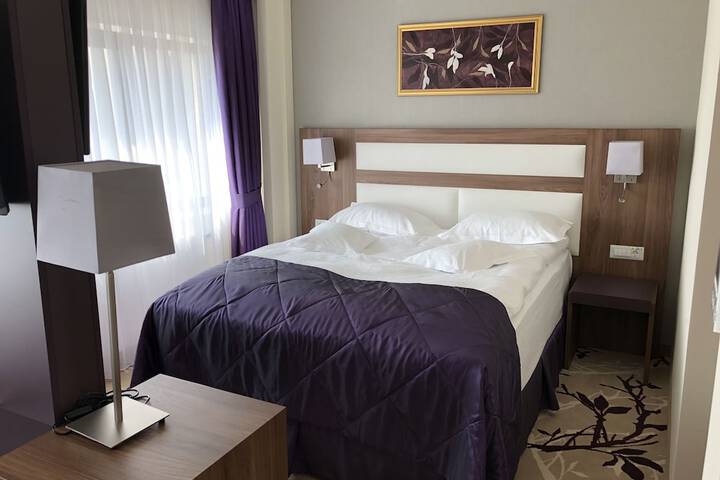Room 9 of 49