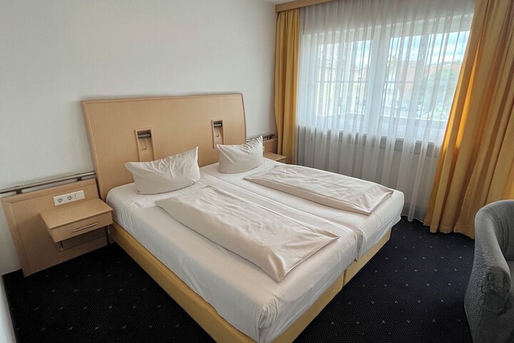 Room 5 of 30