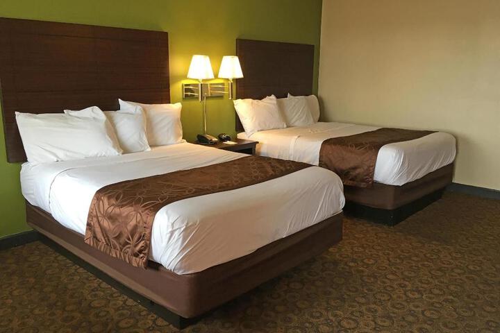 2 Double Beds (6 of 6)