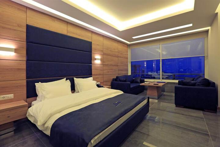 Room 15 of 105