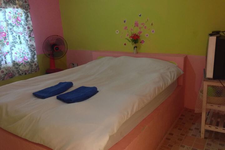Room 6 of 74