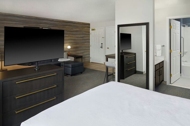 Room 33 of 66