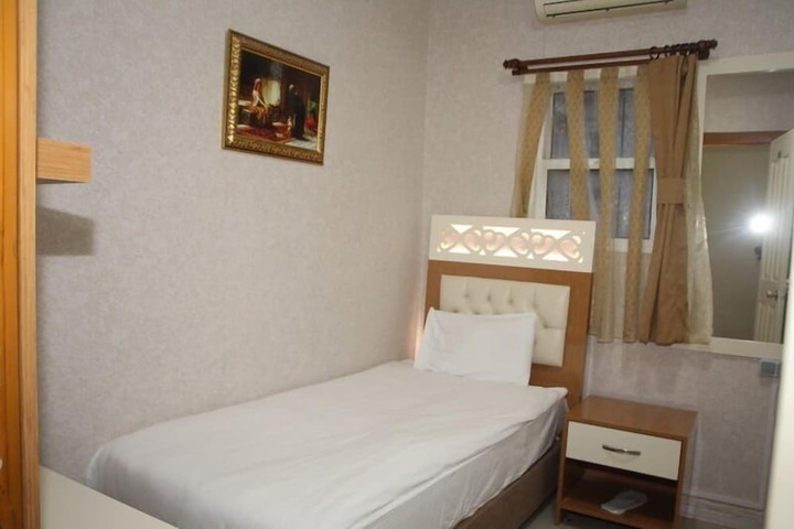 Room 7 of 23