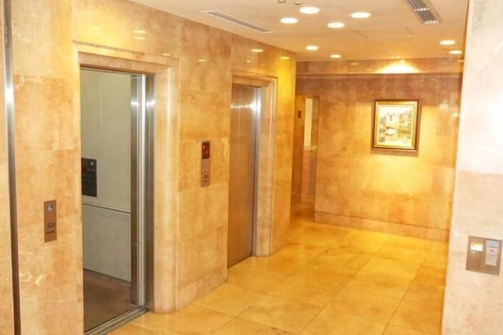 Ballroom/Hall 26 of 34