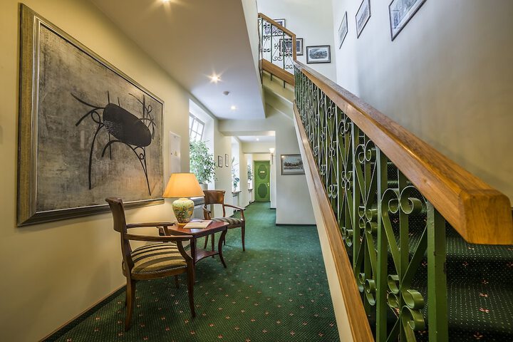 Guest Lobby