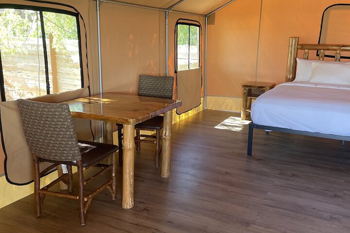 Room 11 of 25