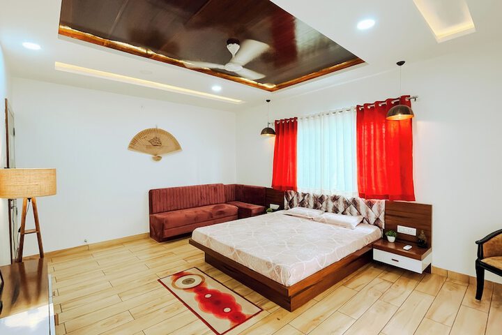Room 8 of 30