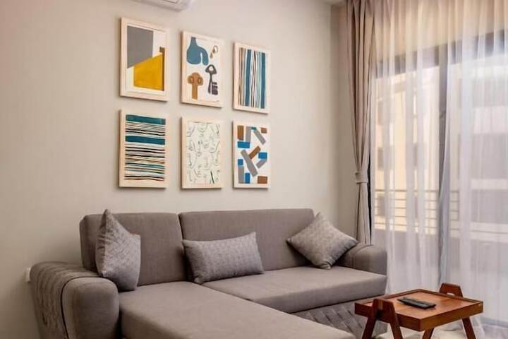 Room 5 of 18
