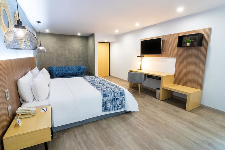 Room 11 of 77