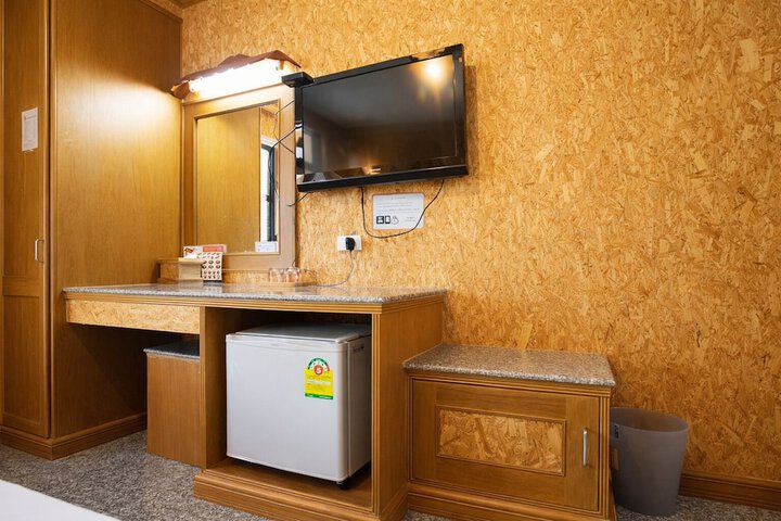Room 10 of 42