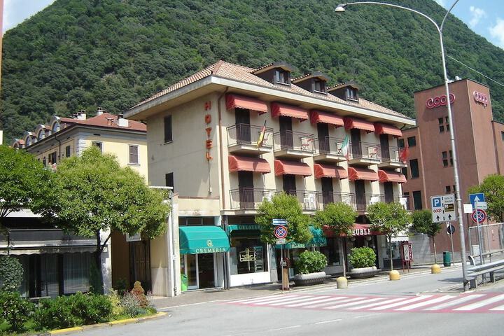 Hotel Meublé Moderno in Laveno Mombello
