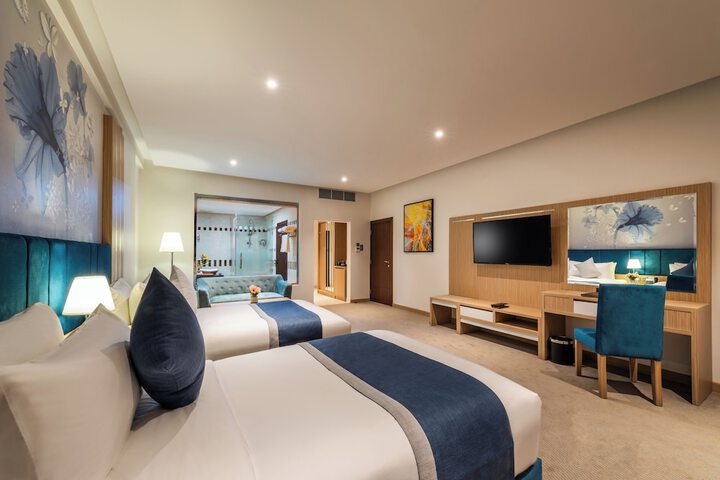 Room 16 of 48