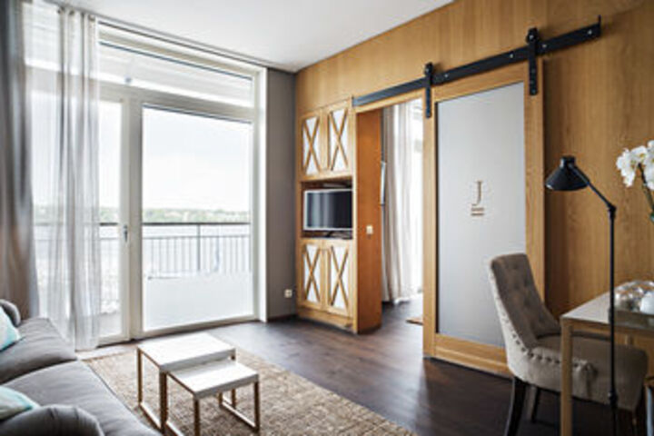 Room 27 of 45