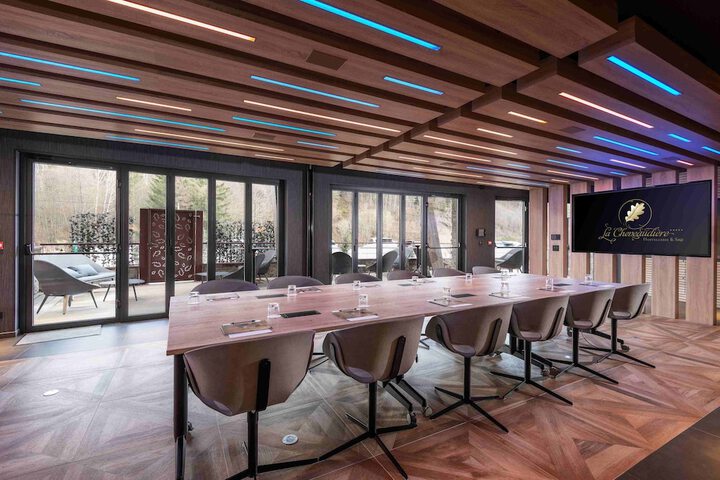Business Center 179 of 204