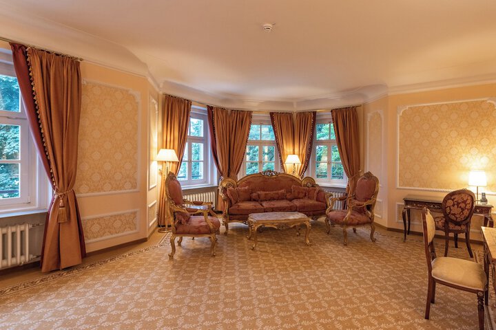 Room 7 of 62