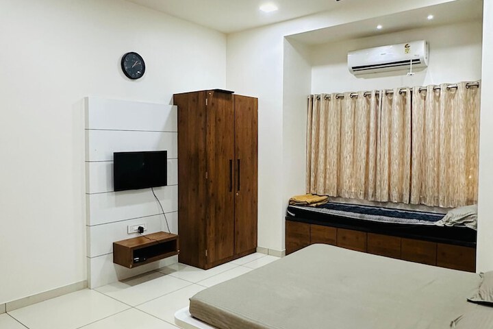 Room 8 of 29