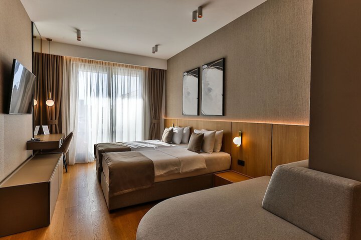 Room 107 of 198