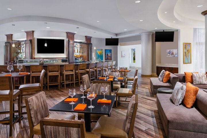 Lobby lounge