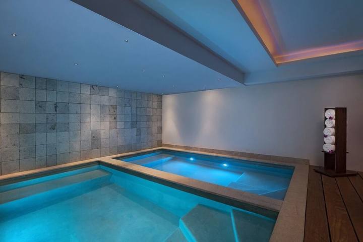 Pool 14 of 26