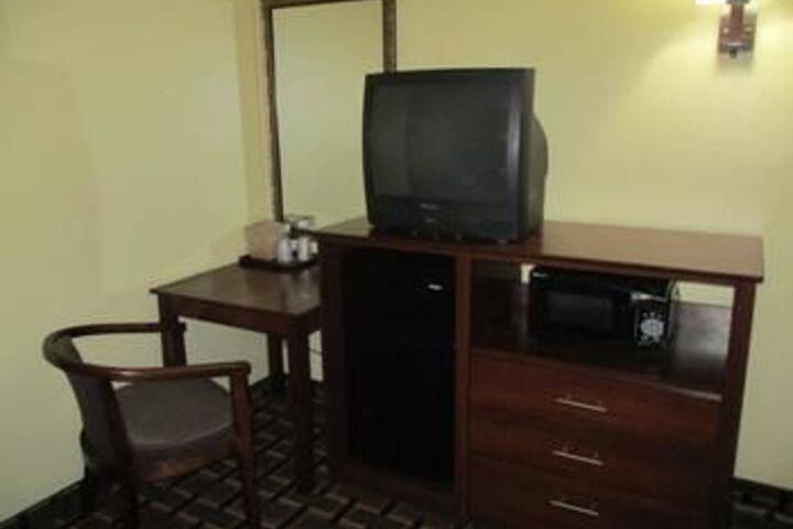 Business Center 2 of 34