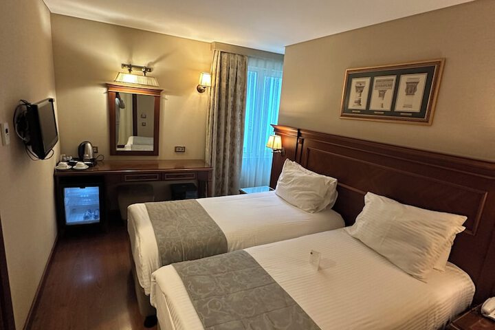 Room 14 of 72