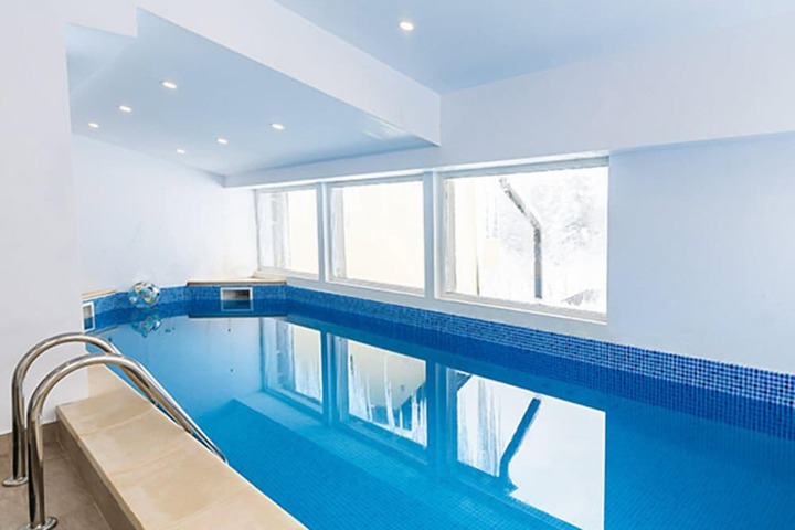 Pool Hotel