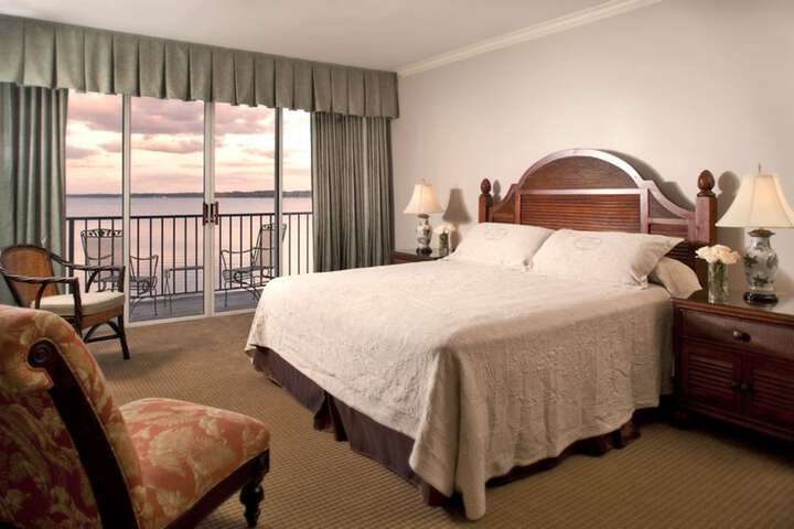 Room 8 of 134